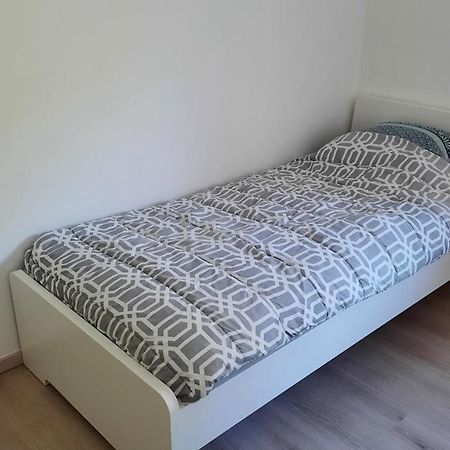 Appartement Duplex Pour 3-4 Personnes A Ciney Eksteriør bilde