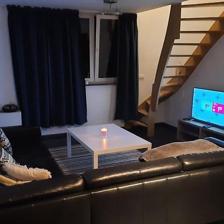 Appartement Duplex Pour 3-4 Personnes A Ciney Eksteriør bilde