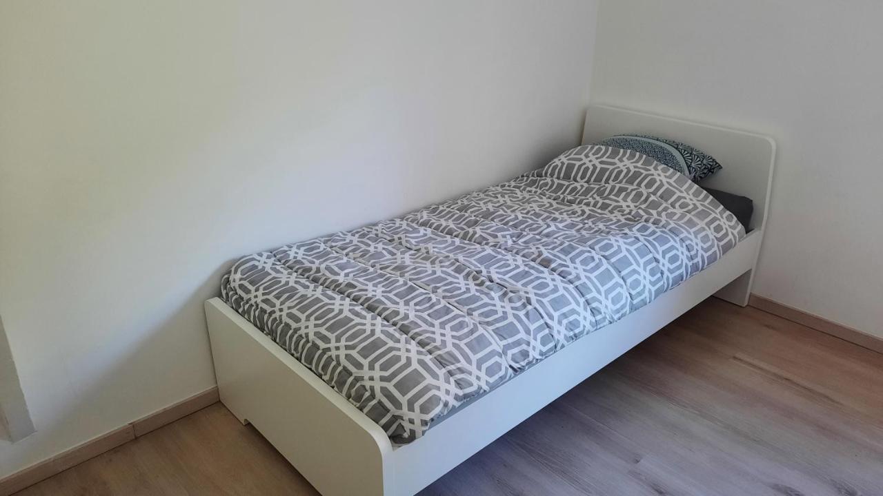 Appartement Duplex Pour 3-4 Personnes A Ciney Eksteriør bilde